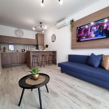 Q Apart Enter- Klimatyzowany 2 Pokojowy Apartament Przy Manufakturze Z Garazem Gratis, Fv Łódź Extérieur photo