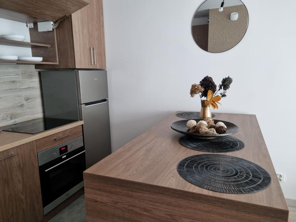 Q Apart Enter- Klimatyzowany 2 Pokojowy Apartament Przy Manufakturze Z Garazem Gratis, Fv Łódź Extérieur photo