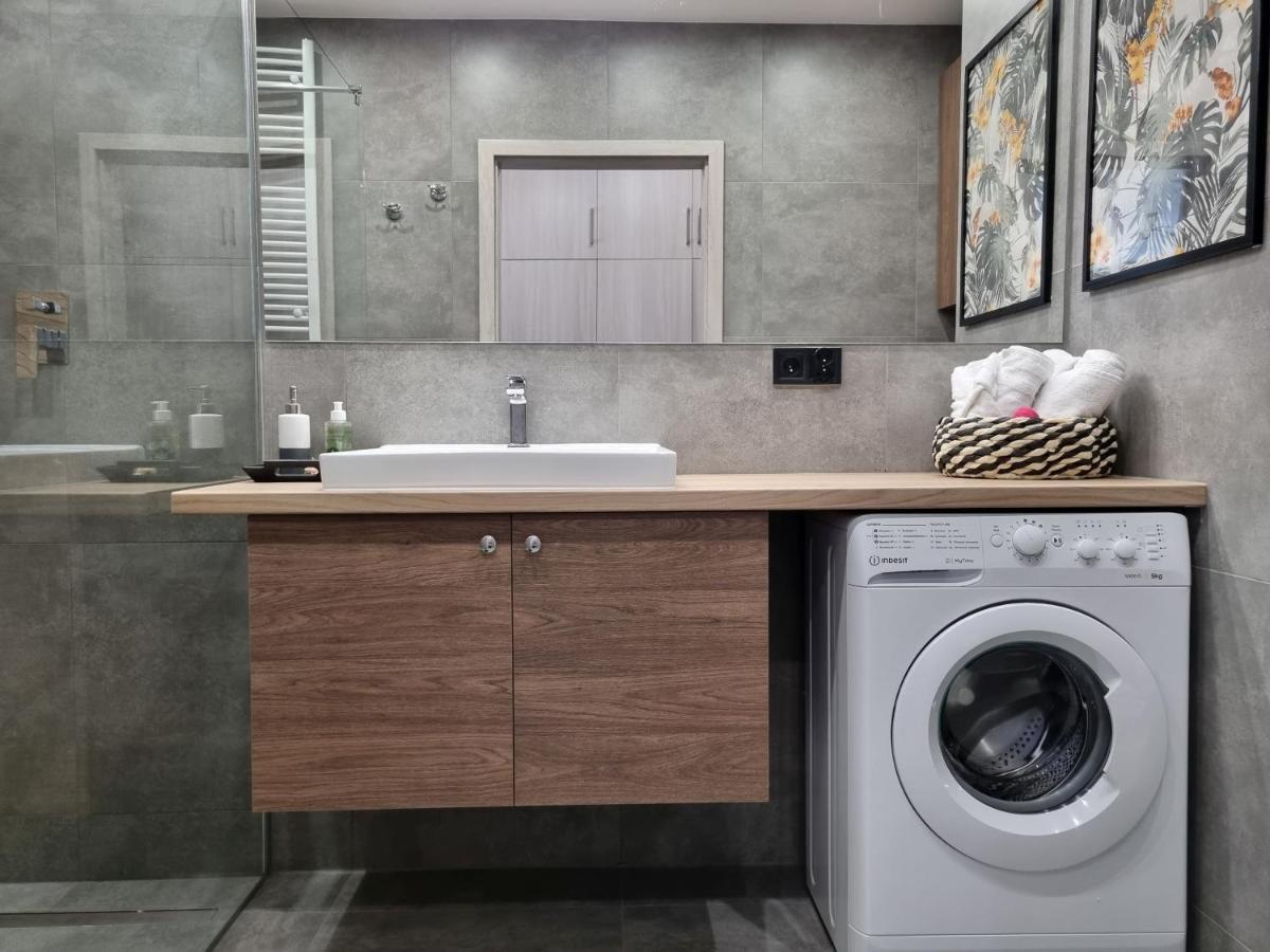 Q Apart Enter- Klimatyzowany 2 Pokojowy Apartament Przy Manufakturze Z Garazem Gratis, Fv Łódź Extérieur photo