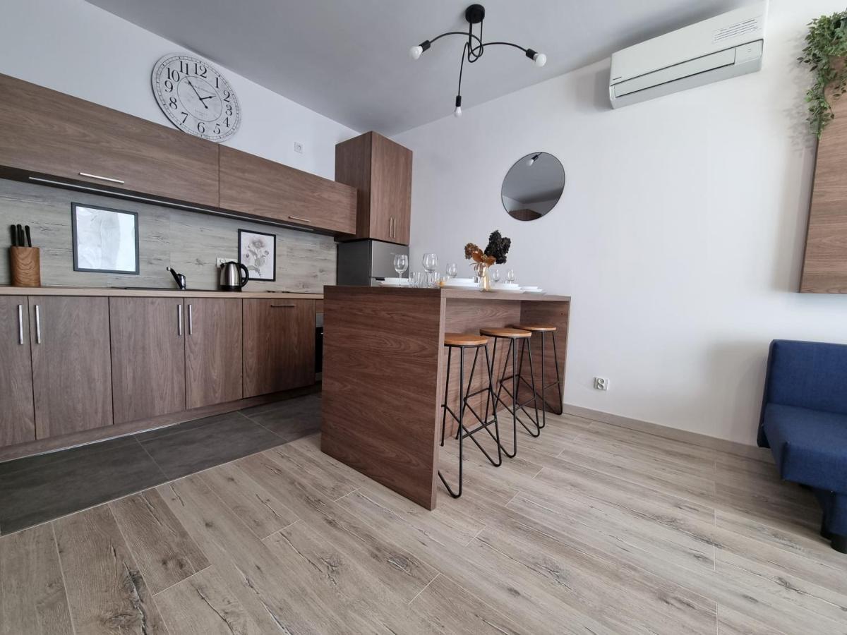 Q Apart Enter- Klimatyzowany 2 Pokojowy Apartament Przy Manufakturze Z Garazem Gratis, Fv Łódź Extérieur photo
